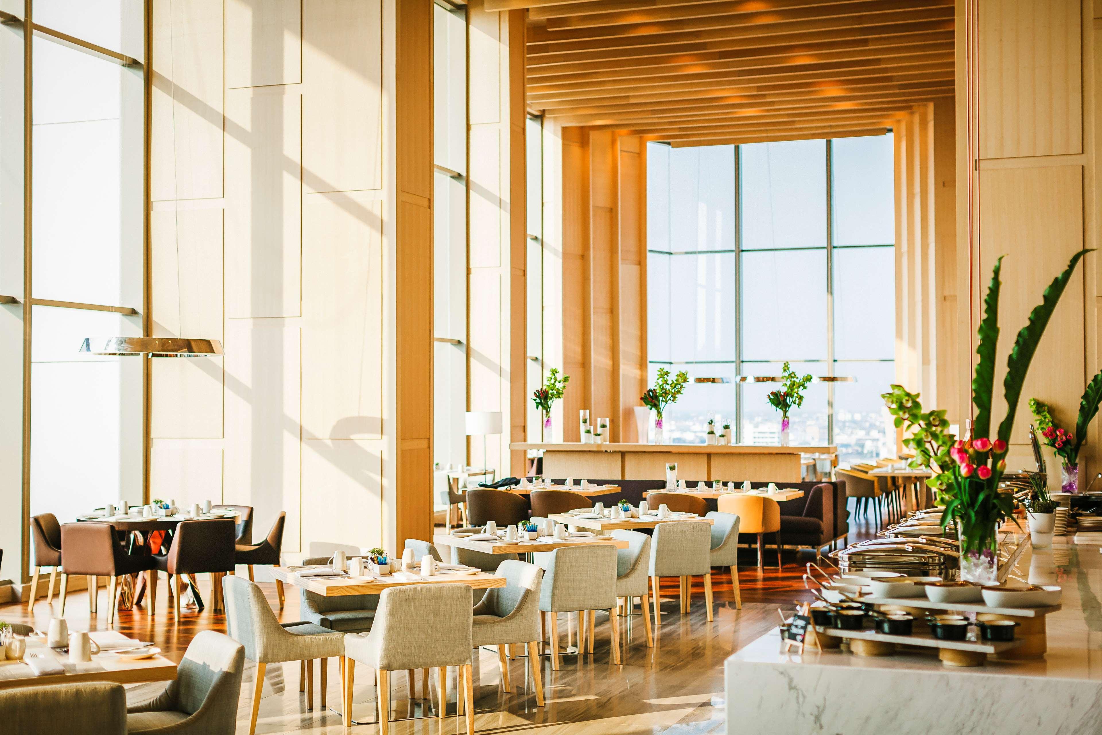 Avani Plus Riverside Bangkok Hotel Екстериор снимка The restaurant