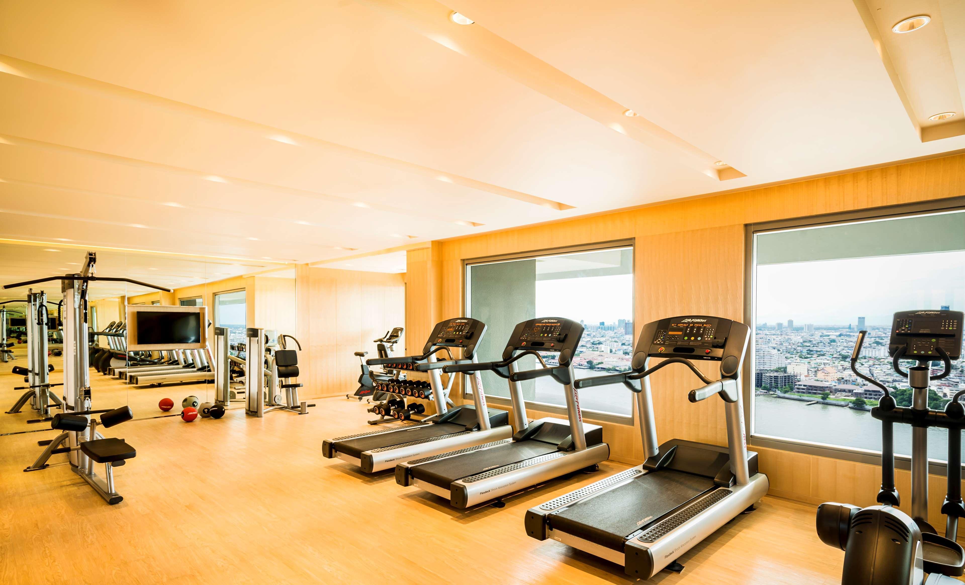 Avani Plus Riverside Bangkok Hotel Екстериор снимка The gym at the hotel