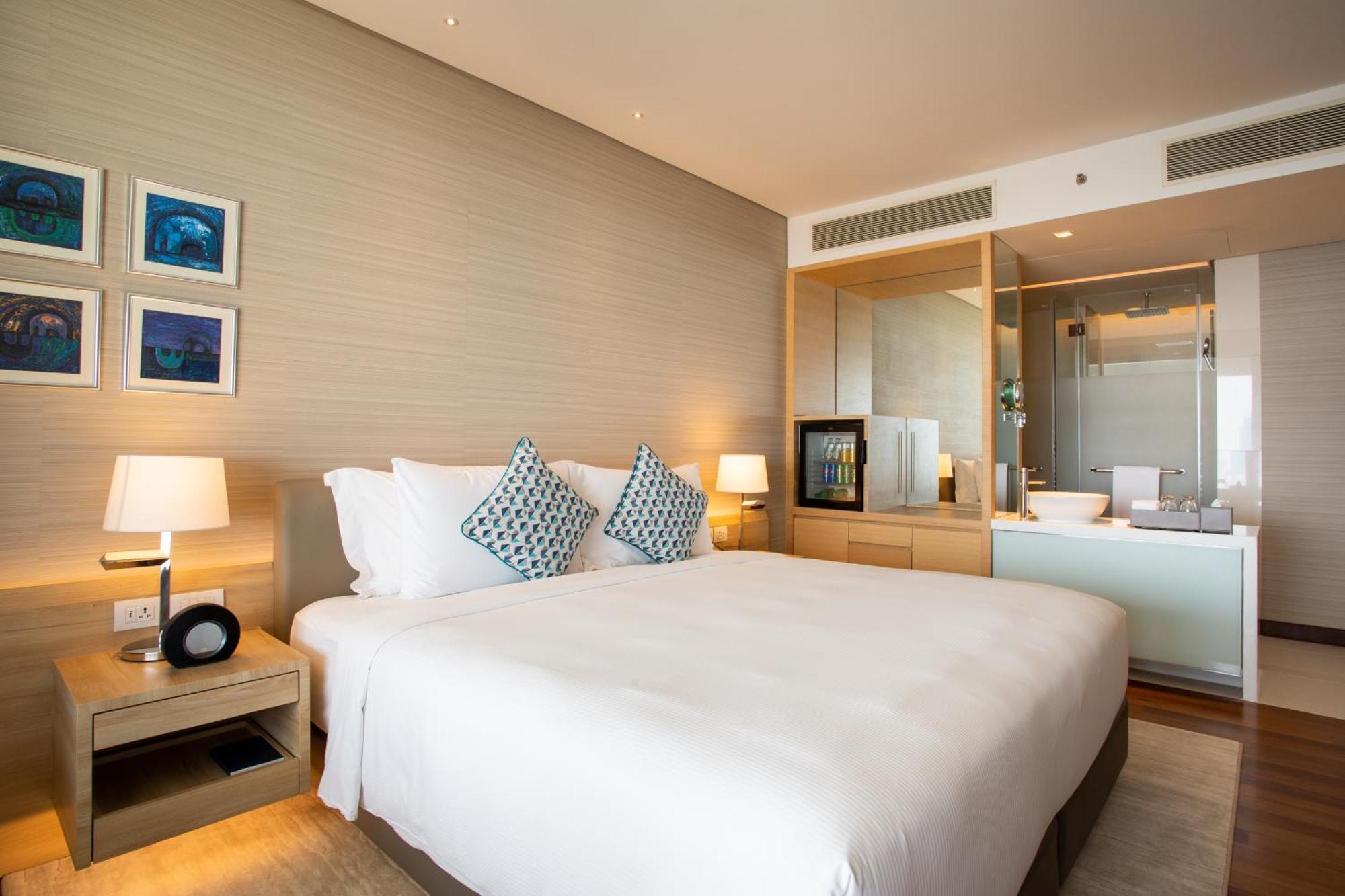 Avani Plus Riverside Bangkok Hotel Екстериор снимка A bedroom at the hotel